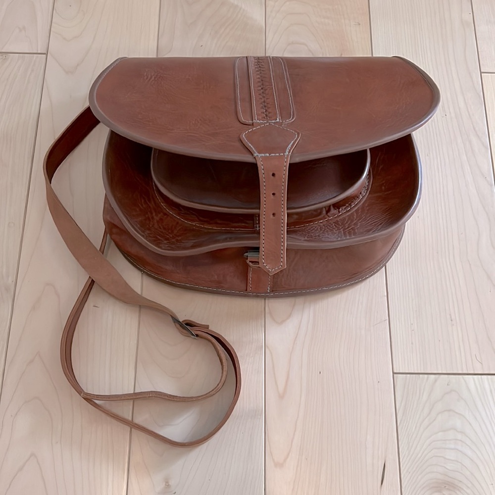 Mahogany leather saddle bag - Picture 4 of 6